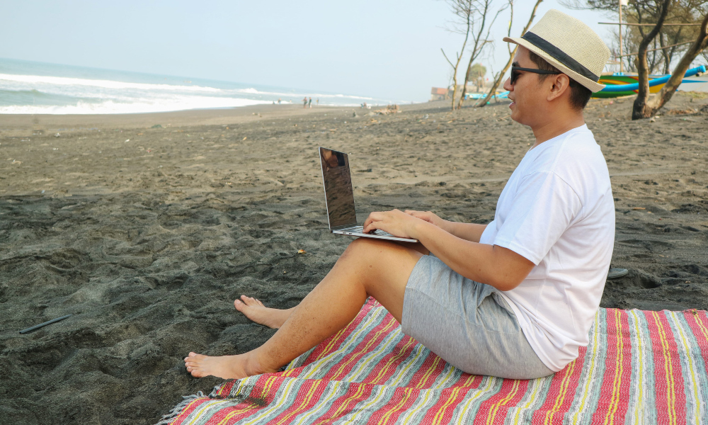 Опрос: большинство россиян нуждается в мобильном интернете за границей