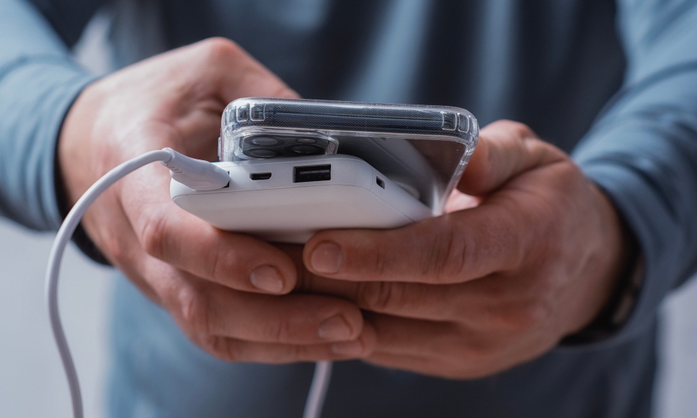 Роскачество: 65% протестированных зарядок для смартфонов могут привести к пожару